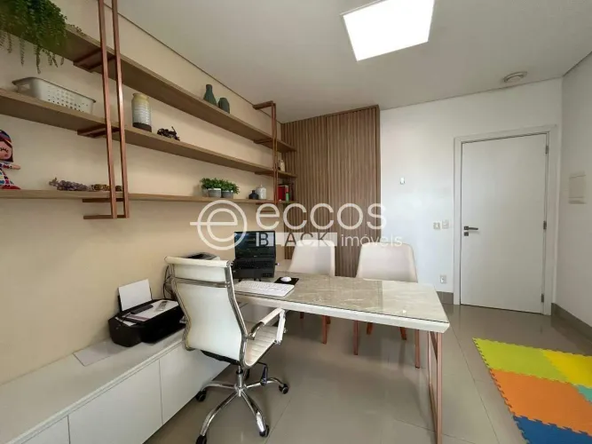 Sala comercial à venda, 1 vaga, Santa Mônica - Uberlândia/MG