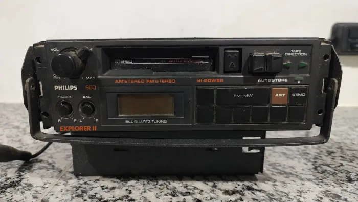 Rádio Toca Fitas Philips 800 - Explorer II - Modelo de Gaveta.