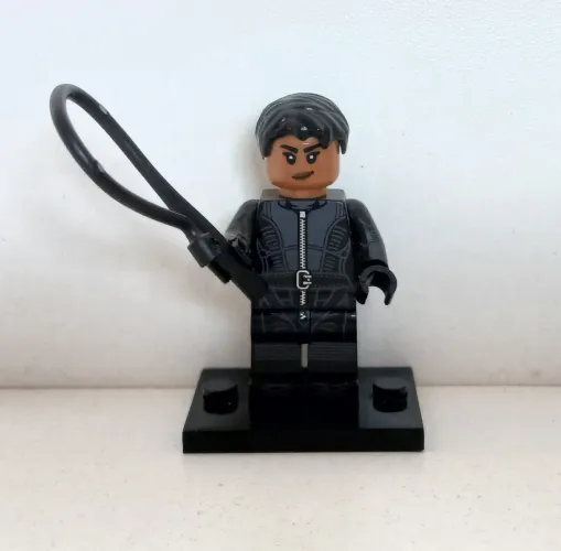 BONECO MINIATURA LEGO DC VILÃ BATMAN MULHER GATO