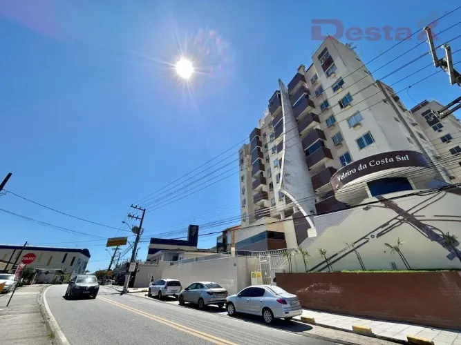 Apartamento em Costeira do Pirajubaé - Florianópolis