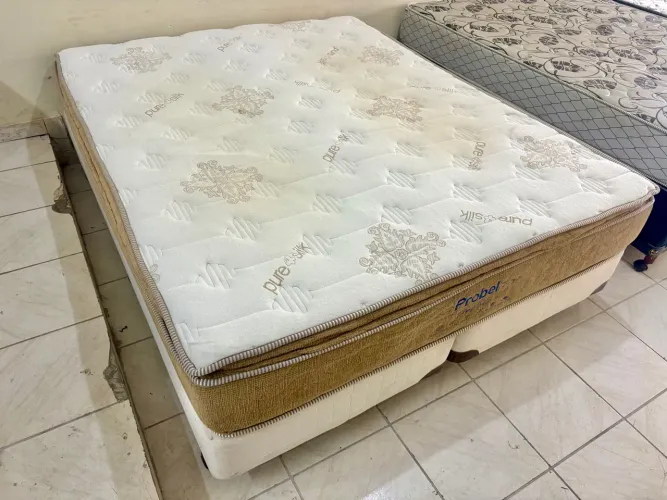 Cama box de casal Queen , cama Queen size 