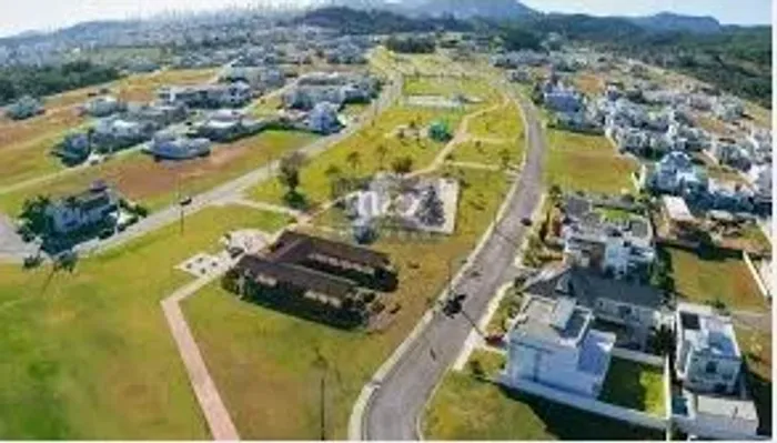 OPORTUNIDADE PARCELA 10X DIRETO 378m² COND. CALEDÔNIA O MAIS PROCURADO