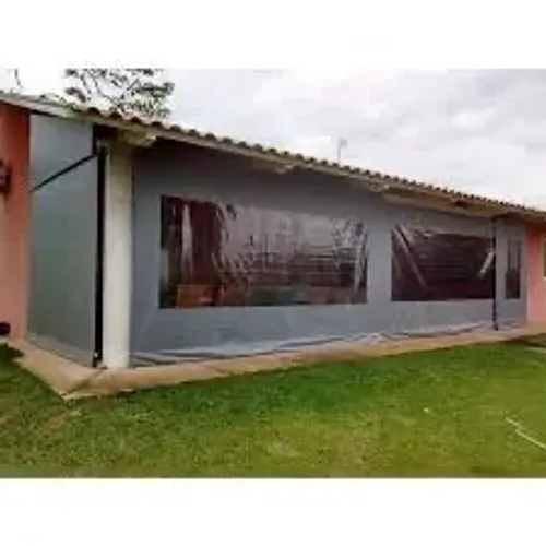 Cortina de proteção em lona 