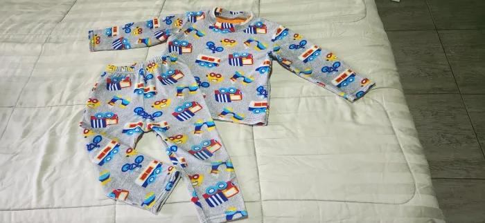 Pijama Infantil com Estampa de Carros