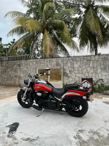 Suzuki Boulevard M800