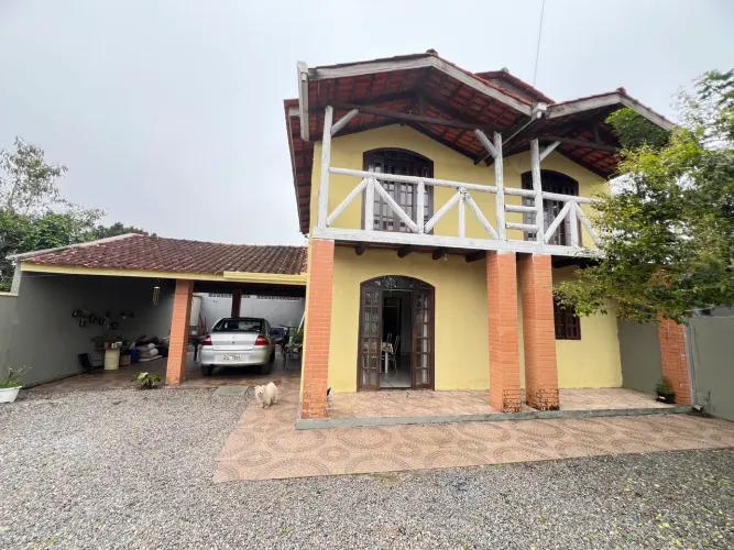 Sobrado 4 Quartos 2 BWC no Balneário Brejatuba em Guaratuba