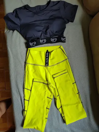Conjunto de Top e Legging para Treino - BRO