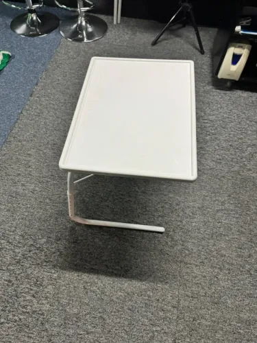 Mesa portátil dobrável multiuso com regulagem de altura