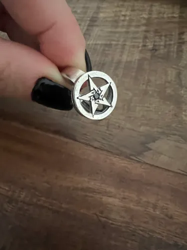 Anel de Pentagrama de Prata 925 - Número 15 - com uma pedrinha de Onix preta