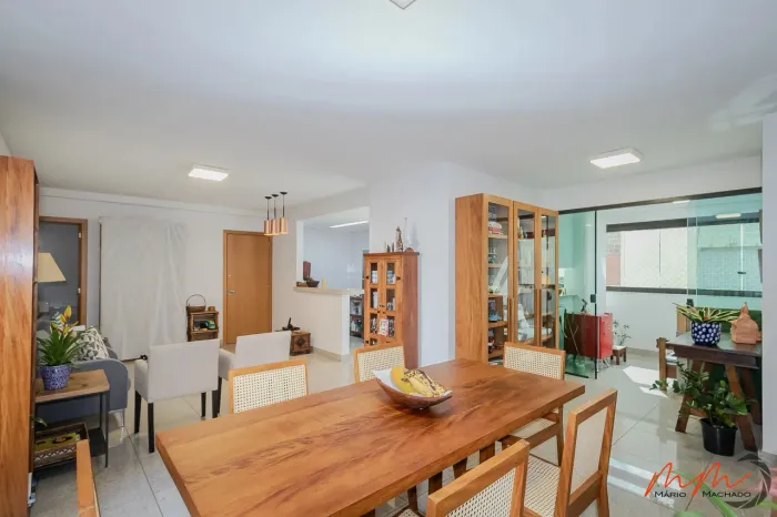 Imóvel para venda tem 107 metros quadrados com 3 quartos em Funcionários - Belo Horizonte