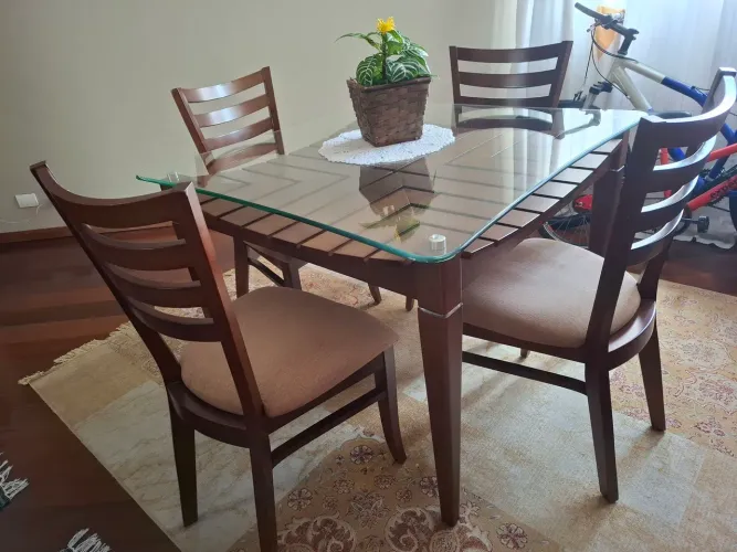 Mesa de Jantar Quadrada Tampo de Vidro