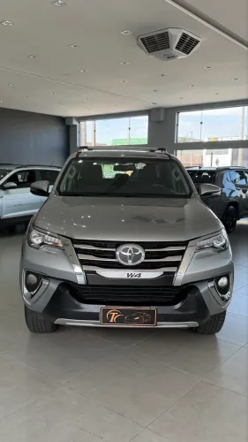 Toyota Hilux SW4 SRX 4X4 2.8 TDI 16V Dies. Aut. 2016