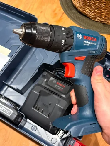 Parafusadeira e Furadeira Bosch Professional GSB 185 LI