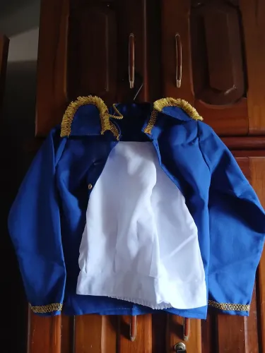 Vendo fantasia de príncipe infantil usado apenas uma vez