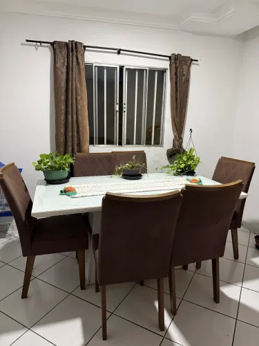 MESA DE JANTAR DE 6 CADEIRAS