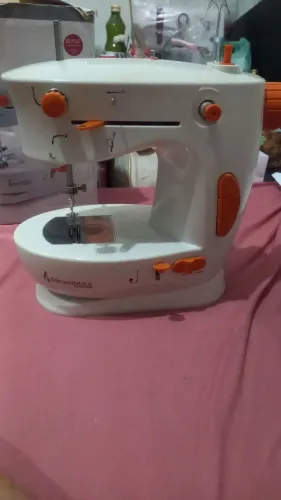 Mini máquina de costura portátil 20,00