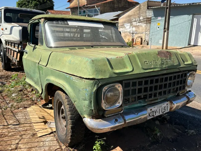Chevrolet C-10 2.5/4.1 1985