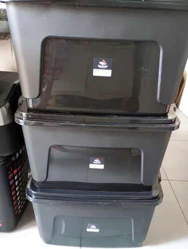 Caixa organizadora de 50 litros preta cada 25,00