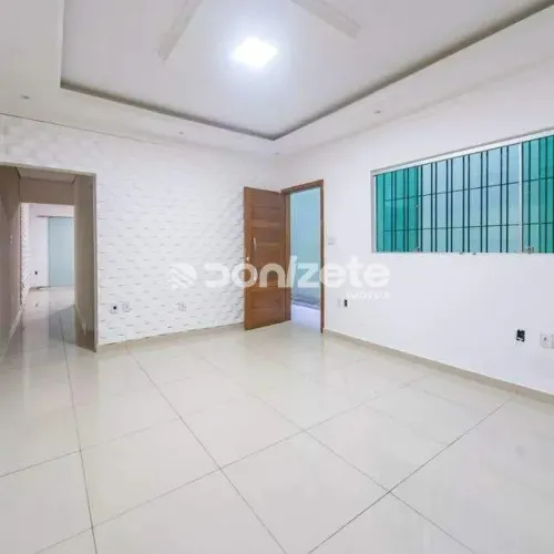 Casa para Aluguel no Bairro Campestre (Santo André) 2 Quartos, 1 Suíte, 1 Vaga