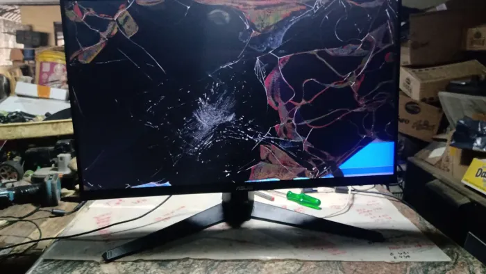 Monitor Asus TUF gaming VG279 tela quebrada