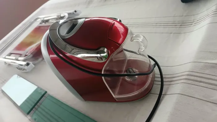 Vende-se uma cafeteira de cápsula