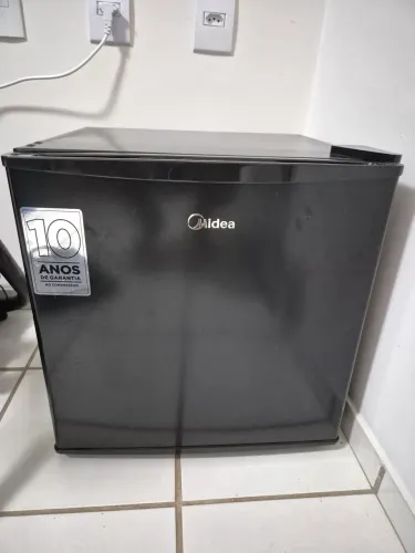 Frigobar Midea