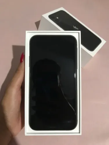 iPhone 11 semi novo