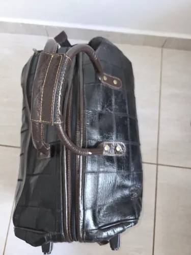 Mala Bolsa Couro Legítimo!