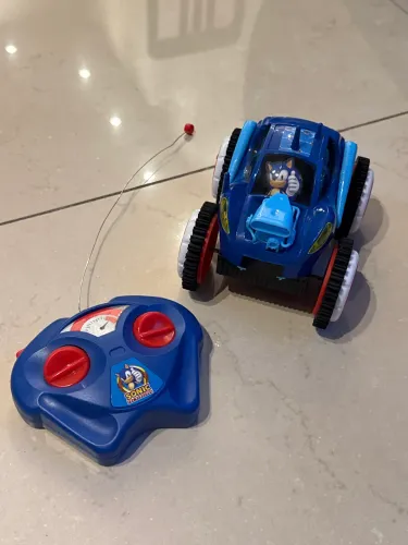 Carrinho controle remoto Sonic Candide usou 1 vez