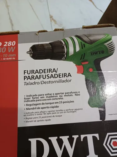 Furadeira parafusadeira.