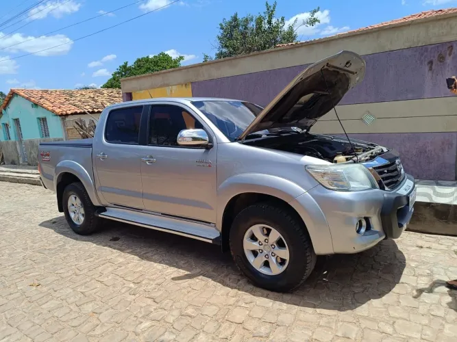 Toyota Hilux CD SRV D4-d 4X4 3.0 TDI Diesel AUT 2015