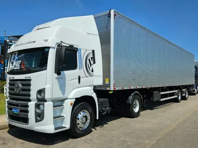 Vw Constellation 19.360 4X2 Ano 19 Aut + Bau 2 Eixos 30 plt 0km Pneu novo e roda alumínio