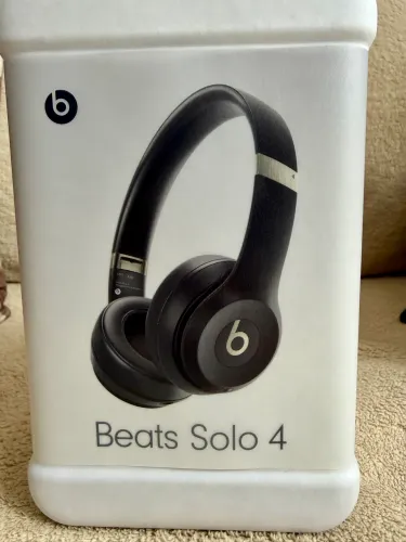 Fone de ouvido sem fio Beats Solo 4 - lacrado - Preto