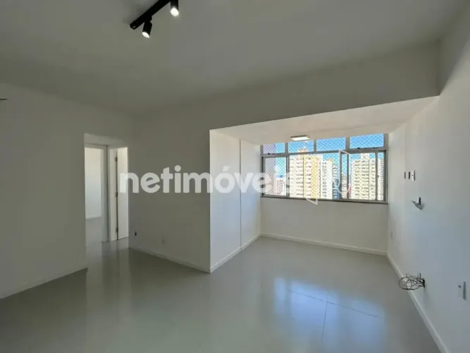 Apartamento reformado à venda na Pituba | 2/4| 1 Suíte