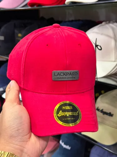 Bonés variados