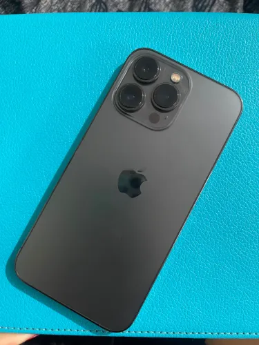 iPhone 13 Pro na caixa