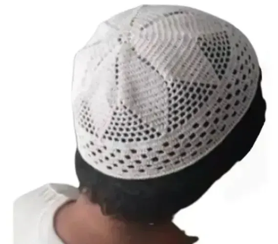 Kipá de crochê judaica de linha, na cor branca