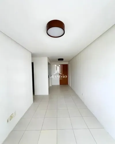 Apartamento 2 Quartos (1 Suíte) Pátio / Antares, Maceió