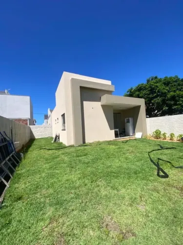 Casa NOVA térrea a venda no Condomínio Luar de Aremebepe- Arembepe-Camaçari-BA