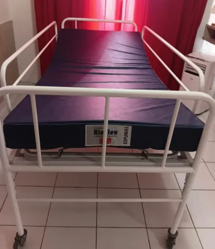 CAMA HOSPITALAR MOTORIZADA EVOLUTION MOTOR STEEL DOBRÁVEL 0,89 x 1,90 m + COLCHÃO