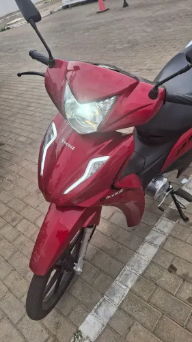 VENDE-SE MOTO NOVÍSSIMA APENAS 500 KM RODADOS! Boa Vista- RR