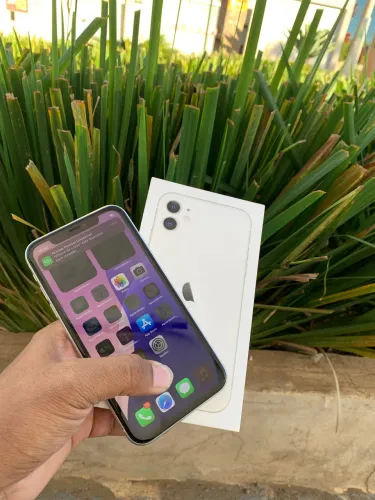 ? iPhone 11 64GB Branco - pra pessoas exigentes e Muito Conservado!