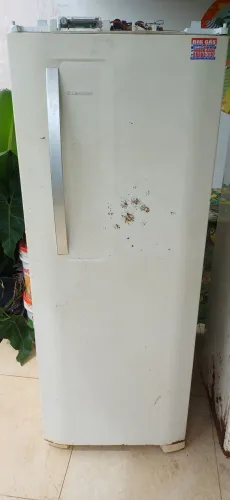 Vendo geladeira Eletrolux com defeito