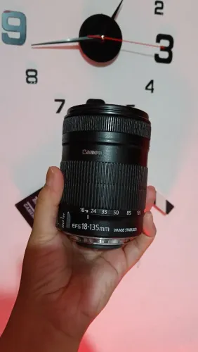 Lente 18-135mm EFS IS - Seminova