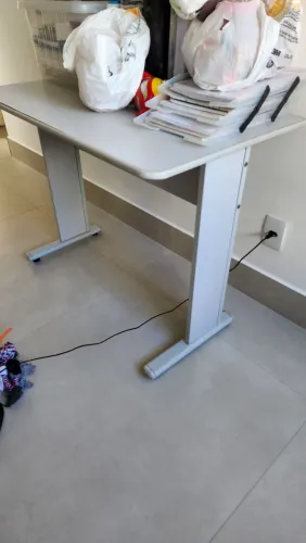 Mesa escritório 1x0,6x0,77 escrivaninha estudar trabalhar