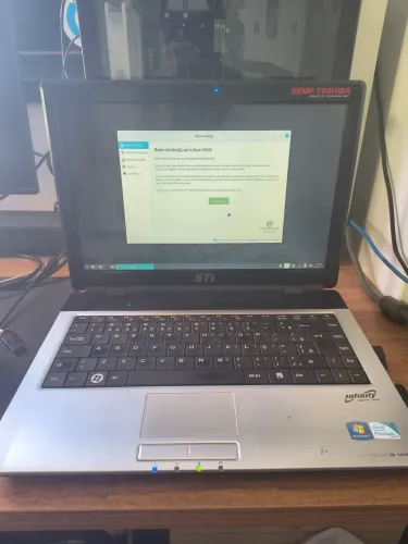 Notebook Toshiba is1412