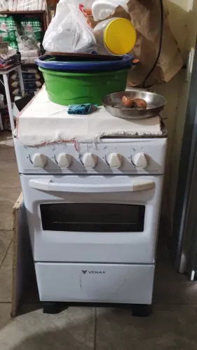 Vende se fogão a gás