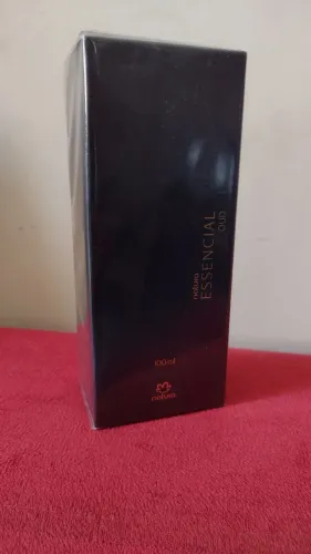 Perfume Essencial Oud (Feminino)