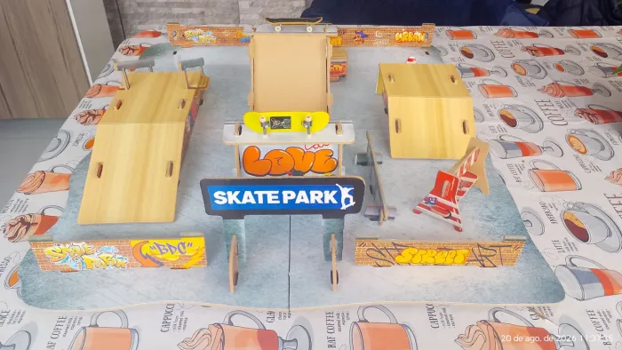 !Promoção! Pista de skate de dedo, Skate Park Radical - Em Madeira