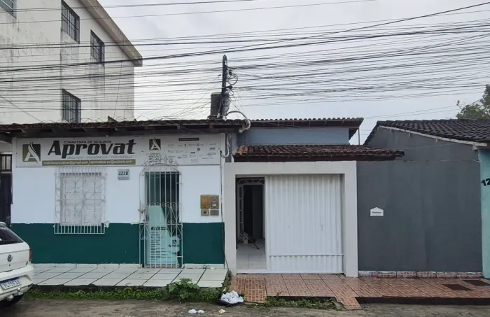  Casa a venda no Centro 